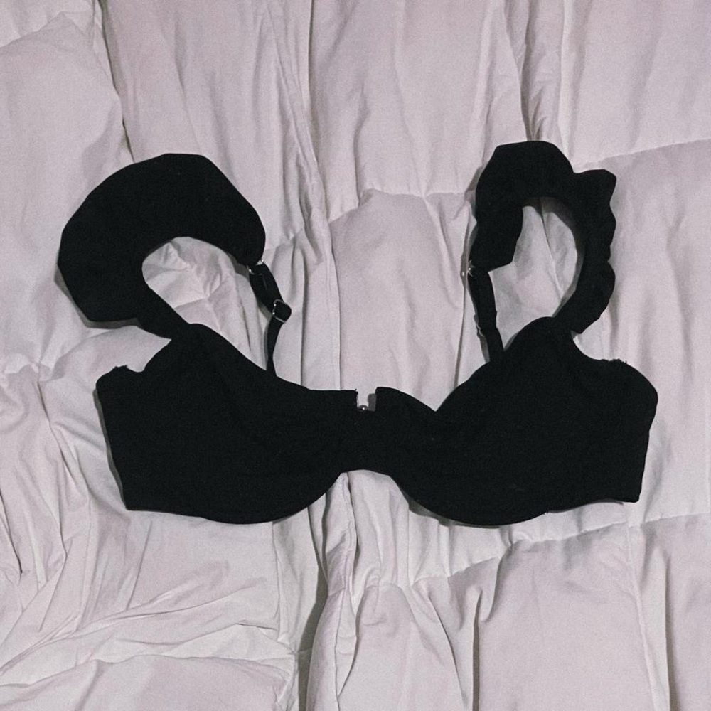 h&m ruffle sleeve black bikini top